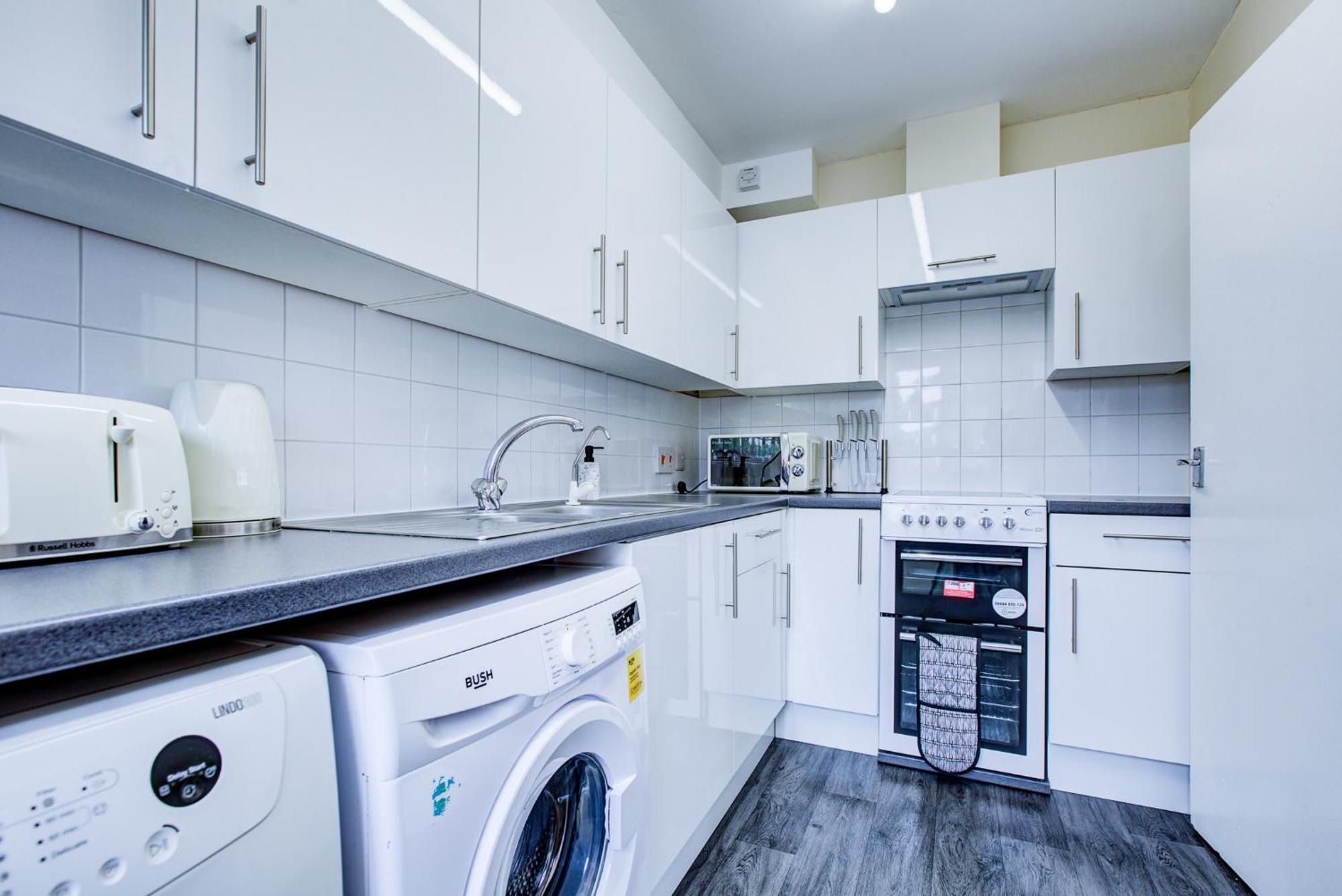 Spacious Urban Apartment In ครอยดอน ภายนอก รูปภาพ